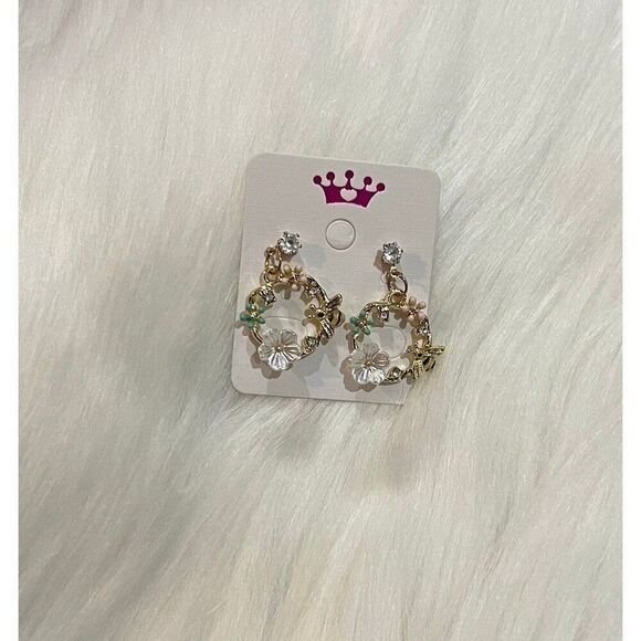 Cute Kawaii Coquette Cottagecore Flower Bee Hollow Gold Wreath Earrings - Picture 3 of 3